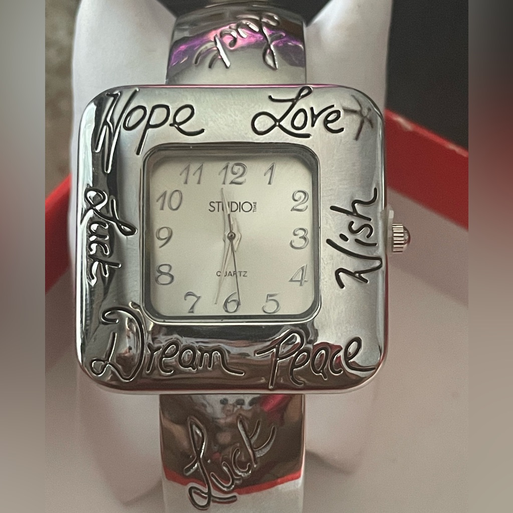 Ladies Quartz Watch